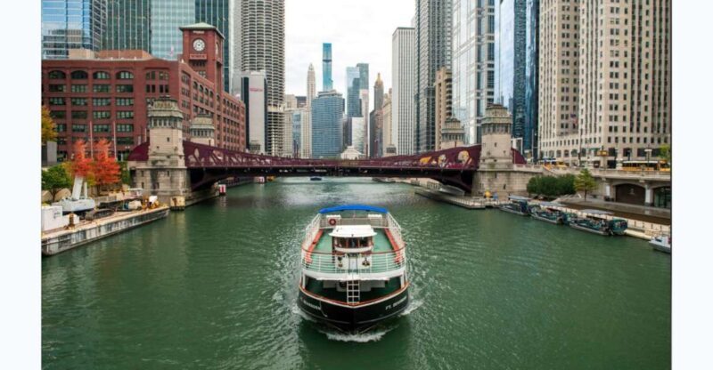 Chicago: Architecture Boat Tour with Drinks - Price and Value