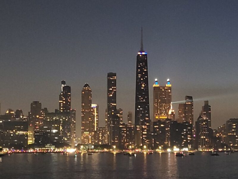 Chicago: Christmas Eve Lake Michigan Gourmet Dinner Cruise - The Views and Landmarks