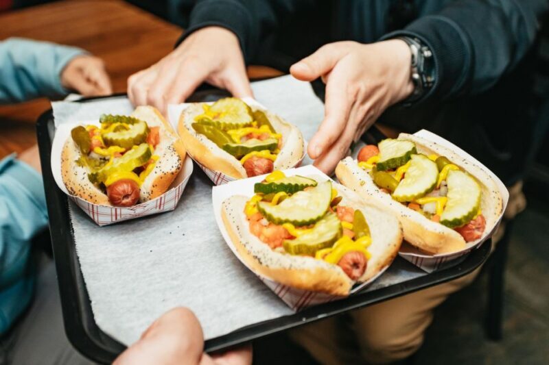 Chicago: Classic Food Walking Tour with Bike or Kayak Rental - Key Points