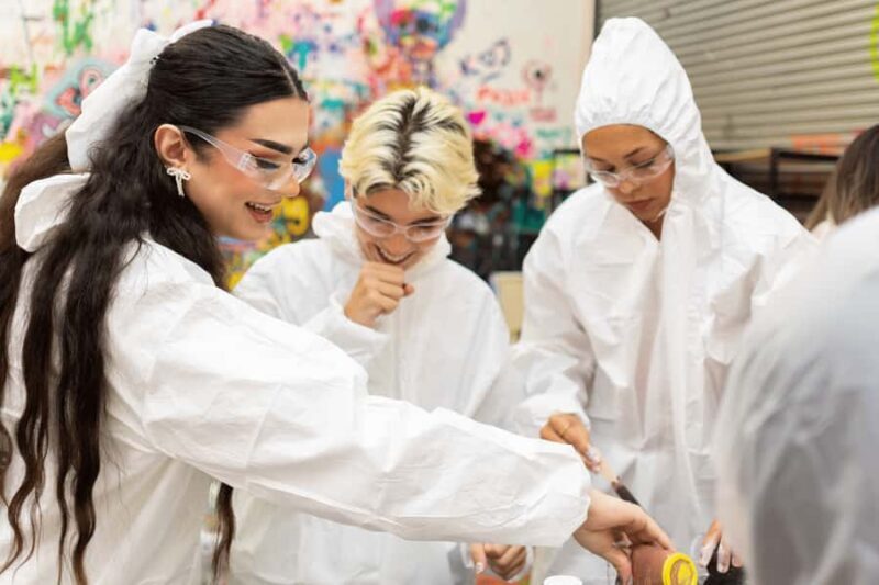 Chicago: Corporate Team Building Art Experience - Who Will Benefit Most?