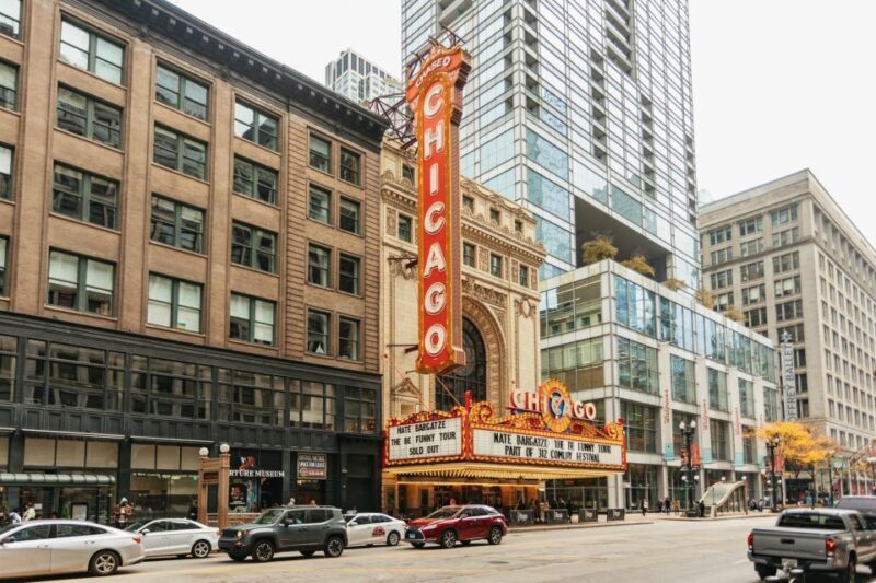 Chicago: Gangsters and Ghosts Guided Walking Tour - The Experience of Guides