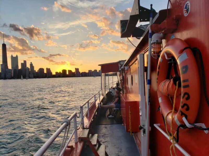 Chicago: Historical Lake and River Fireboat Cruise - Key Points