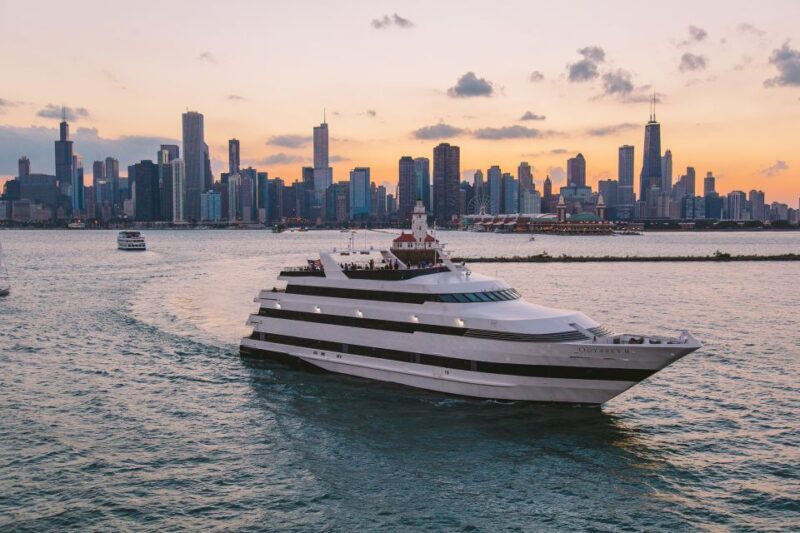 Chicago: Lake Michigan Lunch or Dinner Cruise - Who Will Love This Experience?