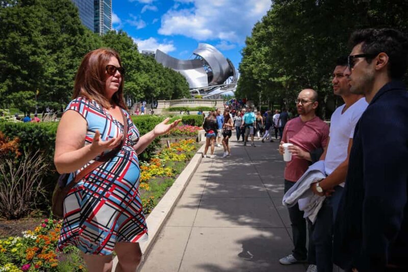 Chicago: Loop Food Tour of 6 Tastings with Deep Dish Pizza - Beyond Food: Exploring the Loop’s Architecture and Art
