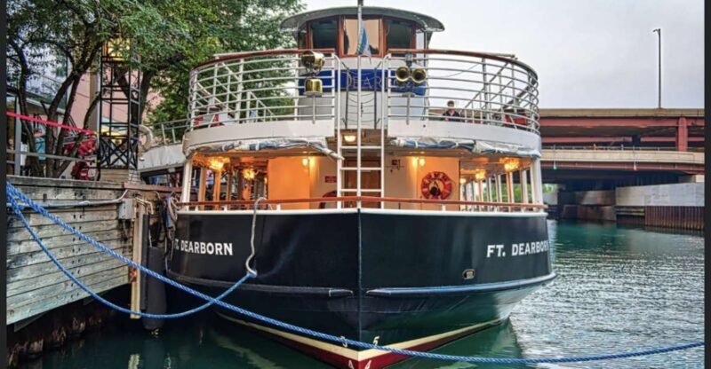 Chicago River: 1.5-Hour Guided Architecture Riverboat Tour - Views and Photo Opportunities