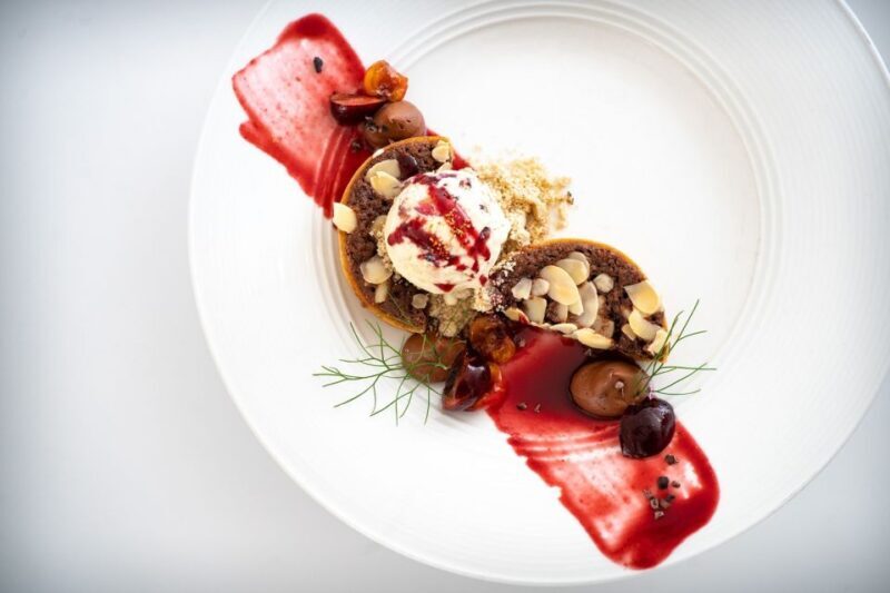Chicago: Secret Food Tour - The Walking and Sightseeing Element