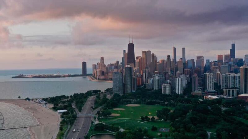 Chicago: Skyline Drone Experience with Hands-On Flying - An Authentic Look at the Chicago Skyline Drone Experience