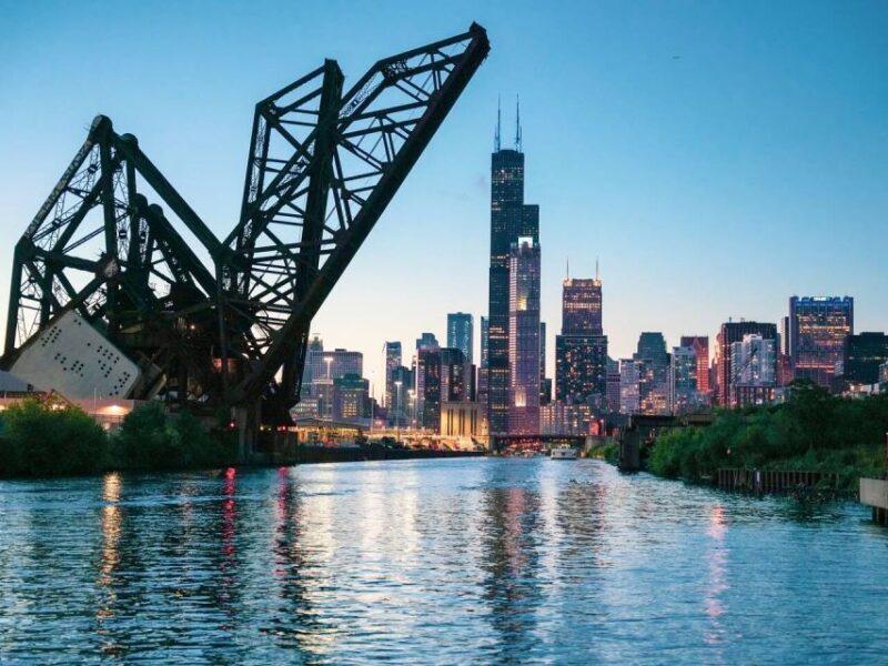 Chicago: Small-Group Night Tour w/ Skydeck & Skyline Cruise - Authentic Traveler Perspectives