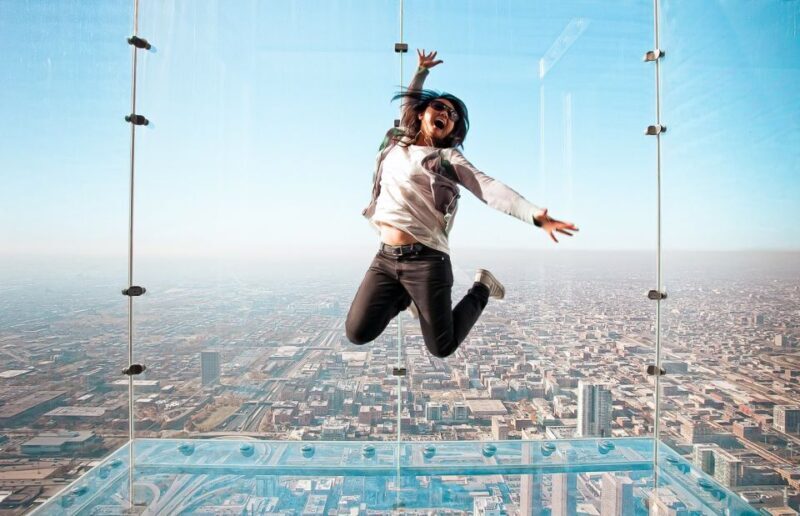 Chicago: Willis Tower Skydeck and The Ledge Ticket - Who Should Consider This Tour?
