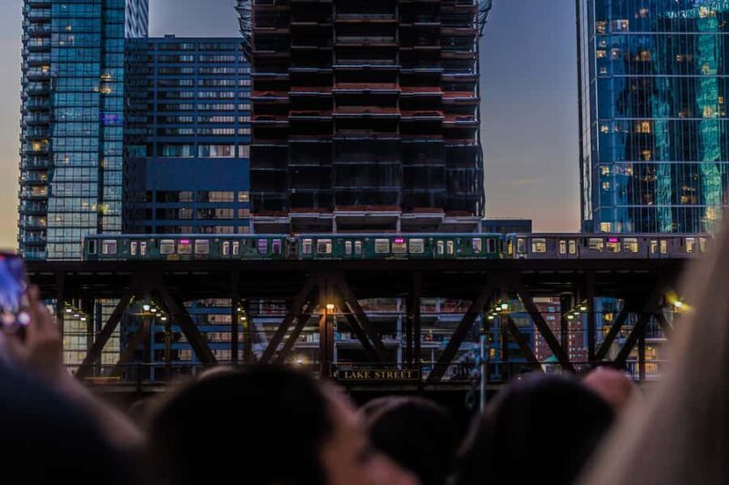 Chicago: Wind and Souls Adults Only Guided Ghost Tour - Key Points