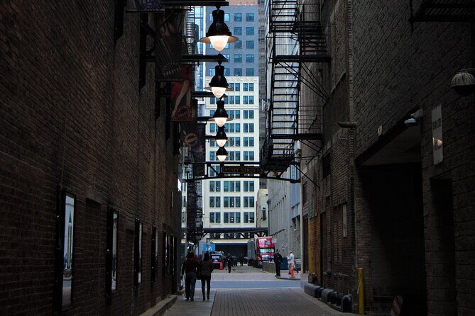 Chicago's Dark Side Self-Guided Smartphone Walking Tour - Key Points