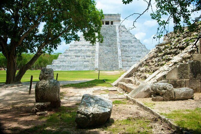 Chichen Itza and Cenote Tsukán with Lunch - Who Should Consider This Tour?