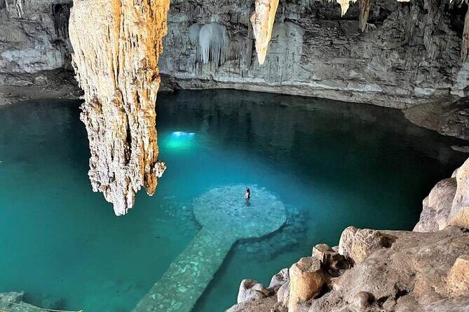 Chichen Itza + Cenote Suytun & Cenote Ik Kil + Valladolid - In a Nutshell