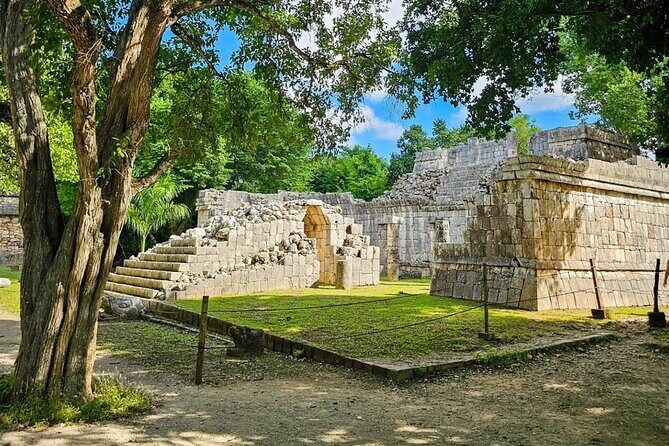 Chichen Itza Deluxe Tour with Mayan Buffet and Cenote Chichikan - Practical Considerations