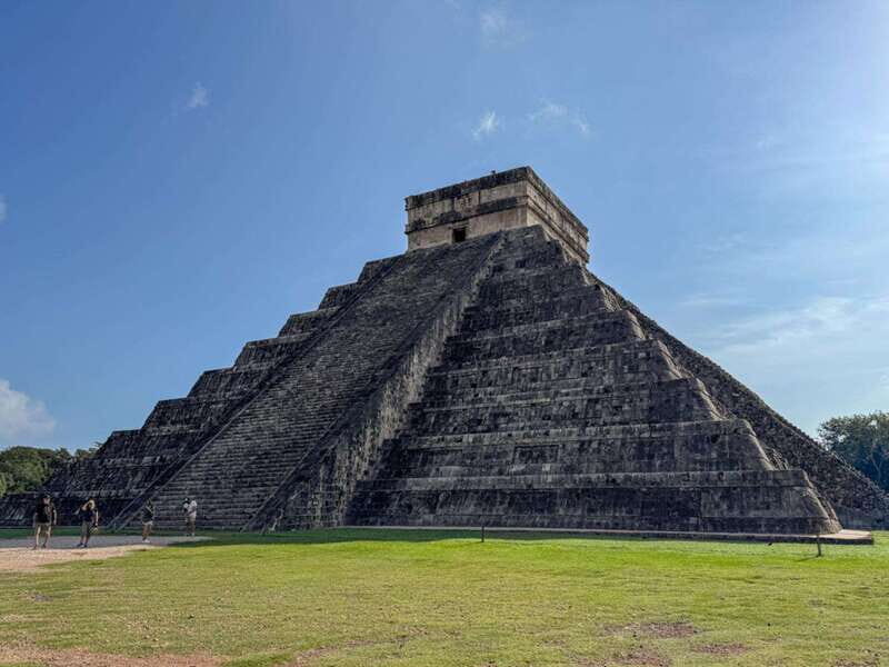 Chichen Itza: First Access Half-Day Guided Tour with Guide - Lunch and Rest: A Cultural Taste