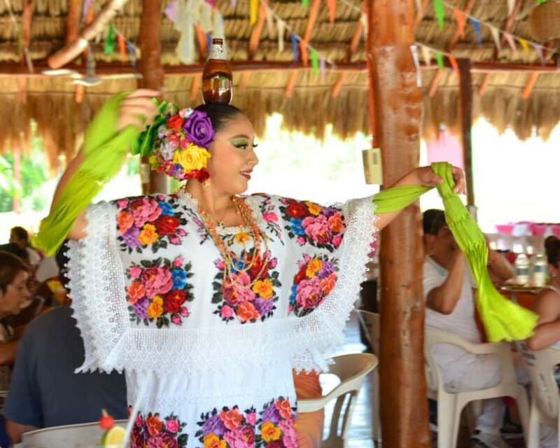 Chichén Itzá Plus: Complete Tour with Free Drinks - Dining and Refreshments