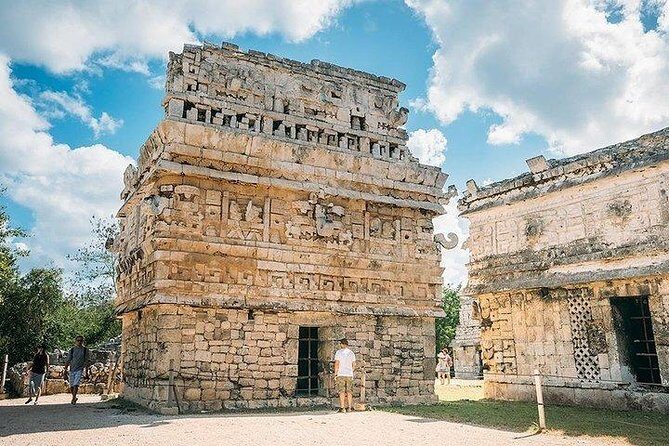 Chichen Itza Tour, Cenote Saamal, Valladolid & Buffet Lunch from Cancún - FAQ