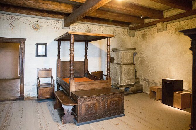 Chillon Castle Entrance Ticket in Montreux - Authentic Experiences and Tips from Reviewers