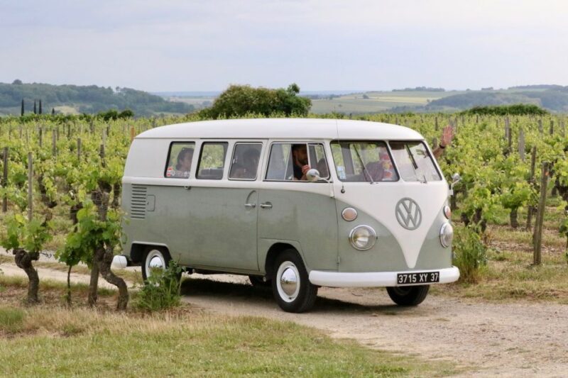 Chinon Vintage Tour: Tour the town in a Combi VW - An Authentic Way to Discover Chinon