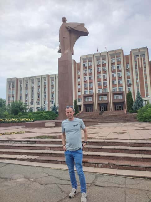 Chisinau:Transnistria Soviet Era& Castle Mimi Winery by car - Starting Point — Chisinau Pickup