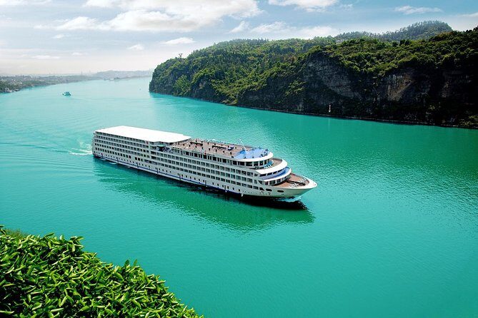 Chongqing to Yichang: 3-Night Luxury CENTURY GLORY Yangtze River Cruise Tour - The Itinerary Breakdown