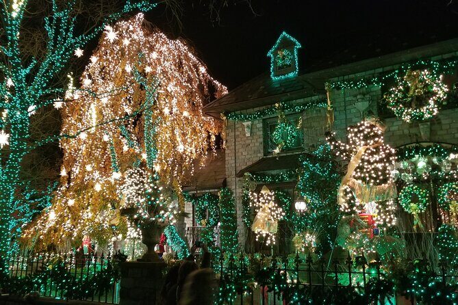 Christmas Lights Tour of Dyker Heights Brooklyn - What to Expect from the Tour