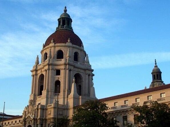 Christmas Market in Americana or Charming Old Pasadena - Private Photo Tour - Exploring the Christmas Market in Americana or Charming Old Pasadena - Private Photo Tour