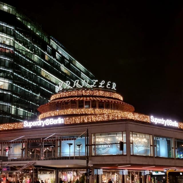 Christmas market lights tour bus through Berlin, free mulled wine (2.5 hours) - Key Points