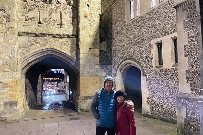 Christmas Mulled Wine Walk of Winchester - Starting Point: Castle Avenue