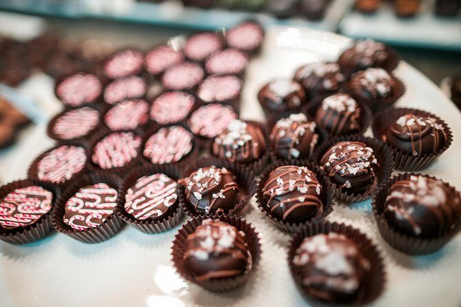 Christmas Past, Present and Future Light Tour in Milwaukee - The Experience’s Unique Touches