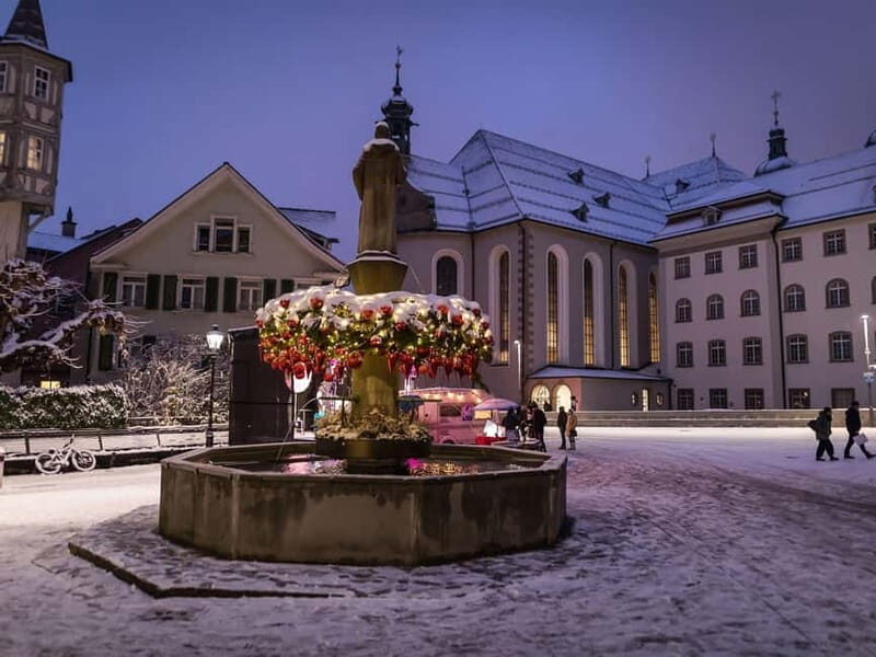 christmas tour in the city of stars - Key Points