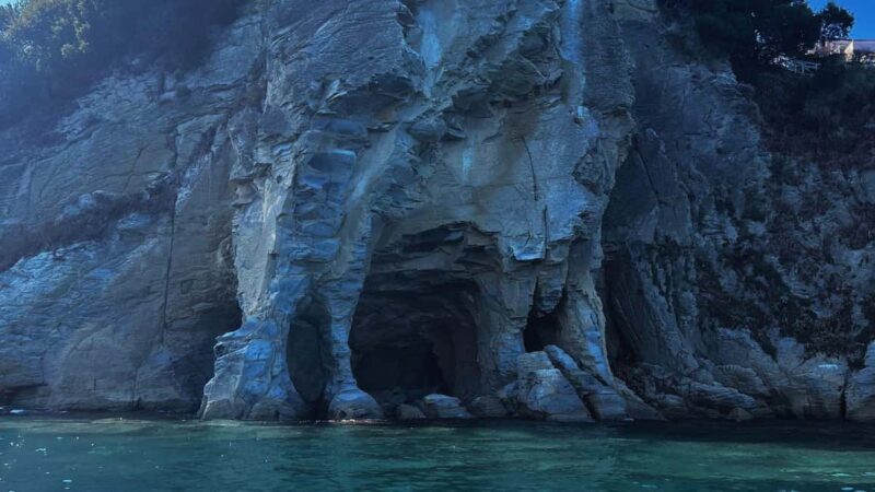 Cilento: sunset boat tour with aperitif from Agropoli - An In-Depth Look at the Cilento Sunset Boat Tour