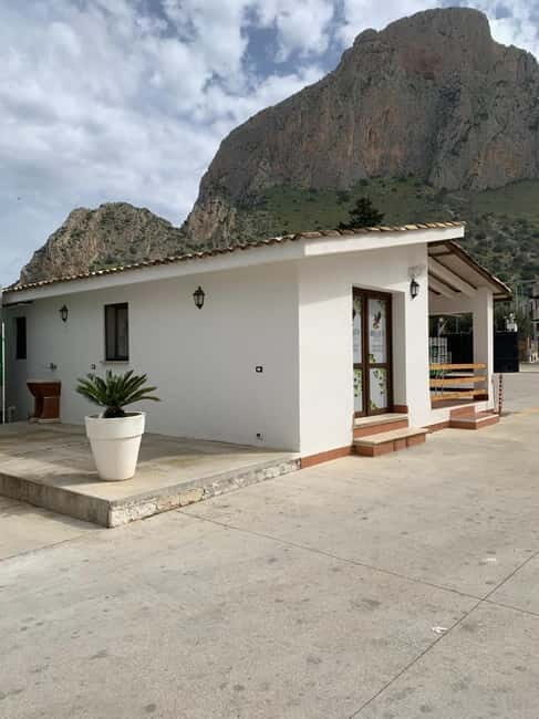 CINISI: OLIVE OIL TOUR- THE OLIVE OIL TASTING AND APERITIF TOUR - The Sum Up