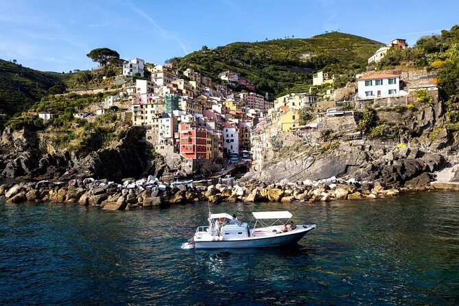 Cinque Terre Boat Tours Experience - Swimming, Snacking, and Sipping: The Experience on Board