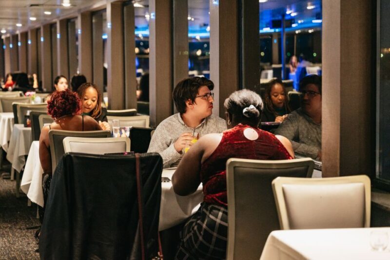 City Cruises Chicago: Lake Michigan Lunch or Dinner Cruise - Key Points