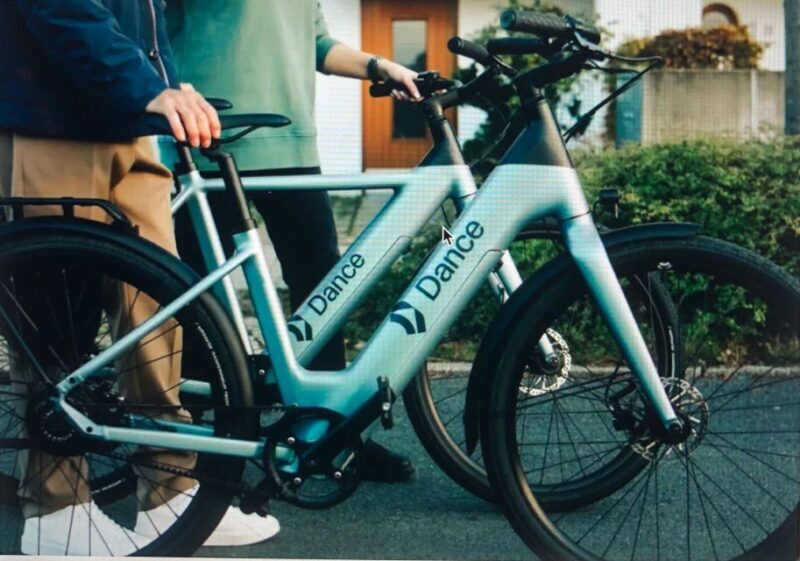 City E-Bike tour of 2.5 hours - The Experience: Riding and Sightseeing