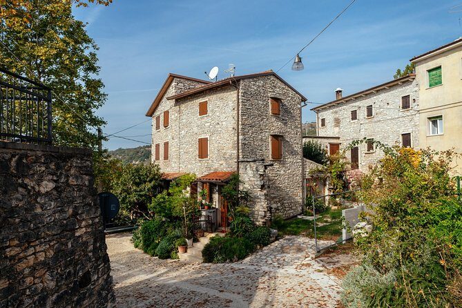 City Escape: Lake Garda Private Day Trip from Verona - FAQs