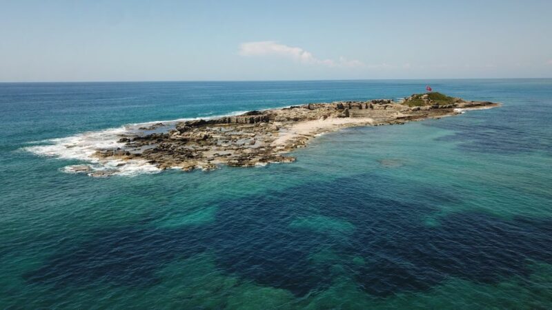 City of Side: Dolphin Island Boat Tour w/ Lunch & Drinks - Key Points