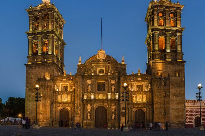 City Tour Por Puebla Catedral and Biblioteca y Capilla Dorada - Key Points