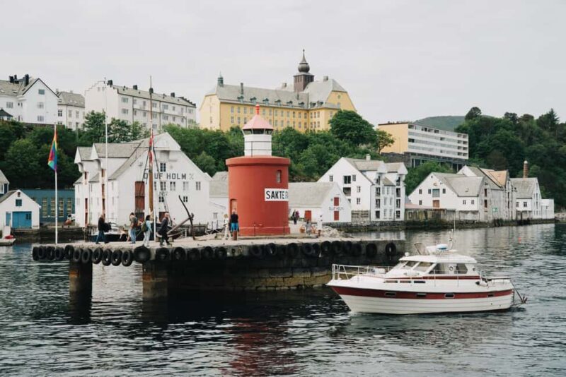 City walk in Ålesund: Art Nouveau, sea views, and insider tips - Authentic Experiences from Reviews