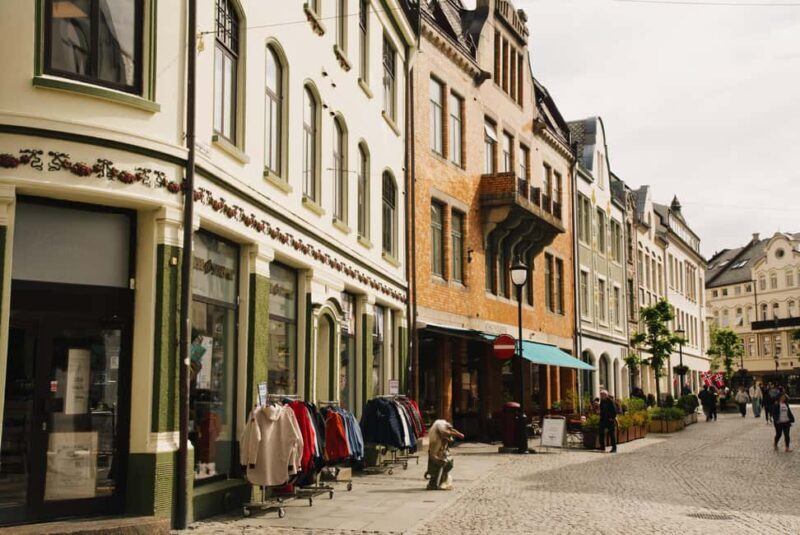 City walk in Ålesund: Art Nouveau, sea views, and insider tips - FAQ
