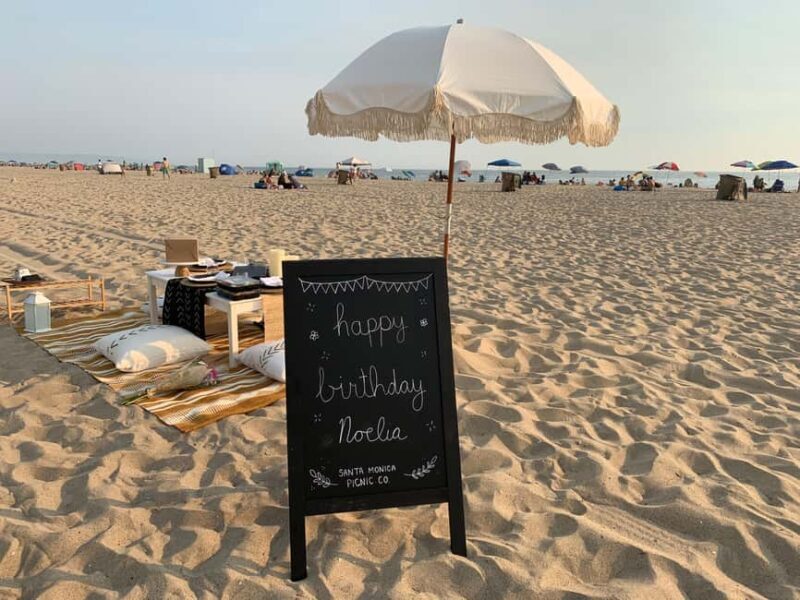 Classic Beach Picnic in Santa Monica - Key Points