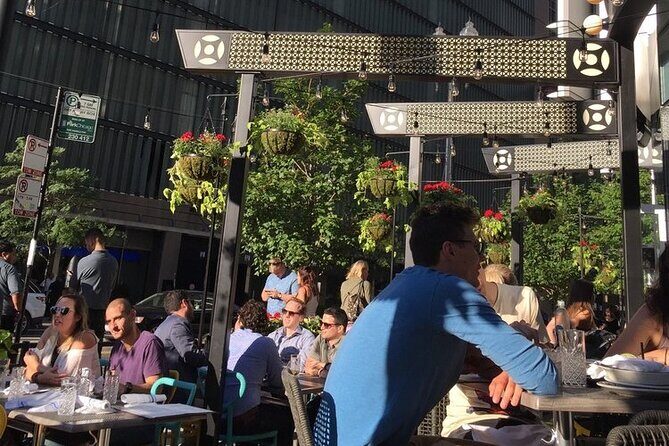 Classic Chicago Food Lovers Tour in River North - The Itinerary in Detail