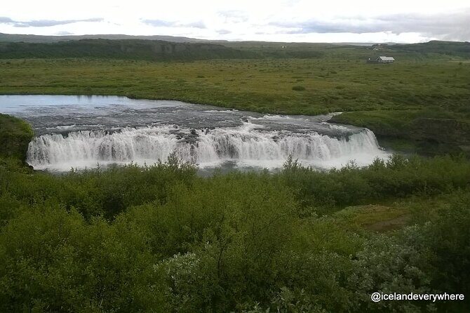 Classic Golden Circle & Kerið from Reykjavík in minibus - Wrapping It Up