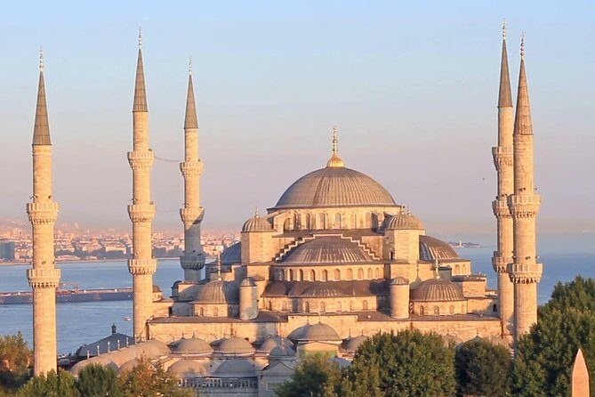 Classic Istanbul Tour Blue Mosque, Hippodrome, Hagia Sophia and Topkapi Palace - Frequently Asked Questions