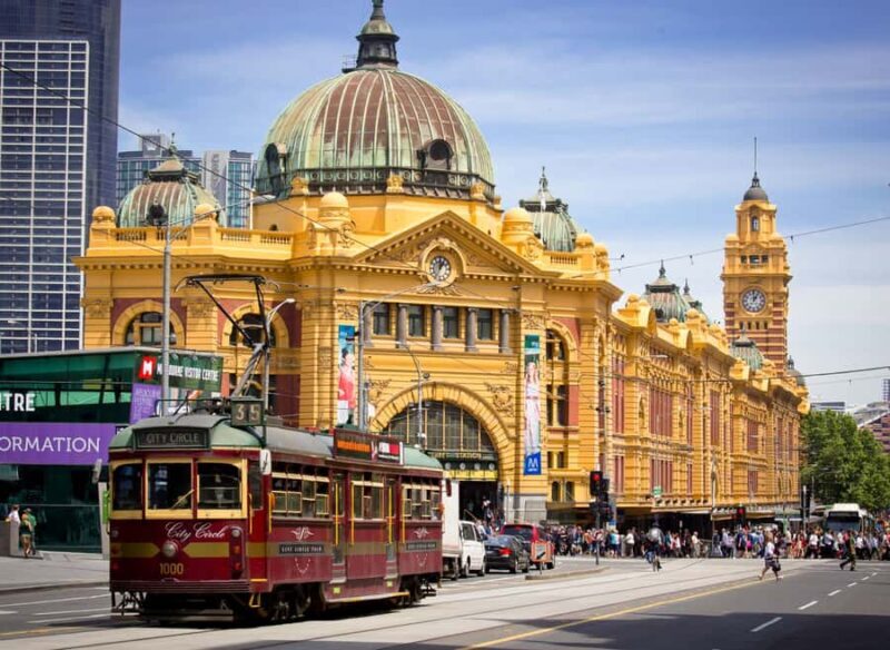 Classic Pivate Melbourne Walking Tour Start from your hotel - Exploring Melbourne’s Landmarks