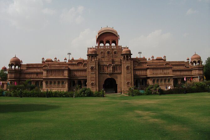 Classic Rajasthan - Jaisalmer: Desert Dunes and Golden Forts