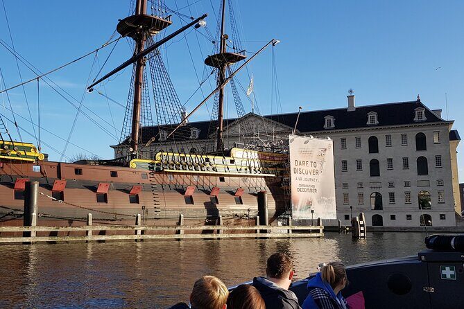 Classic Salonboat Tour in Amsterdam Including Cheese and Wine - An In-Depth Look at the Experience