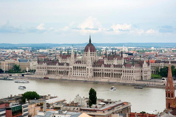 Classic Walk in Budapest - Key Points