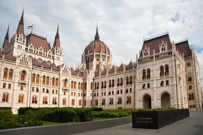 Classic Walk in Budapest Historical Center - FAQs